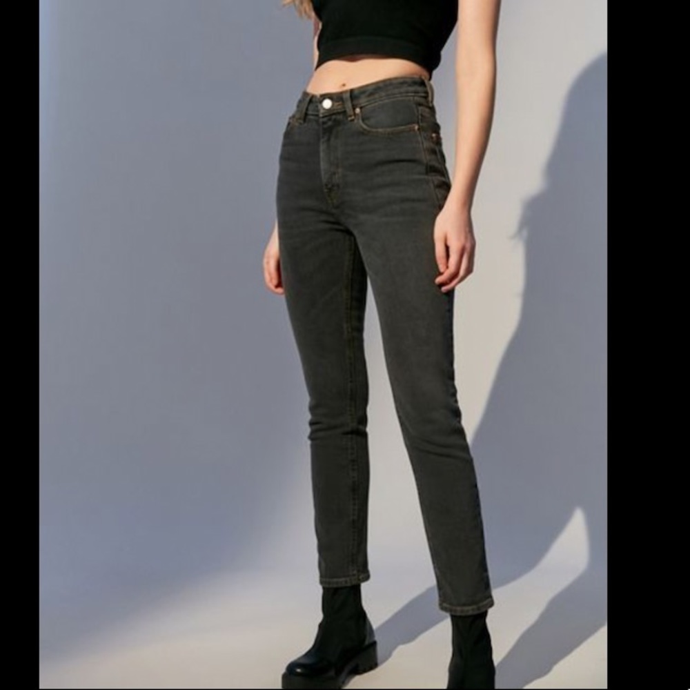BDG high waisted girlfriend jean washed black
